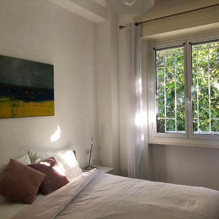 Lovely 2 Room Apartment With Small Garden Milão Exterior foto
