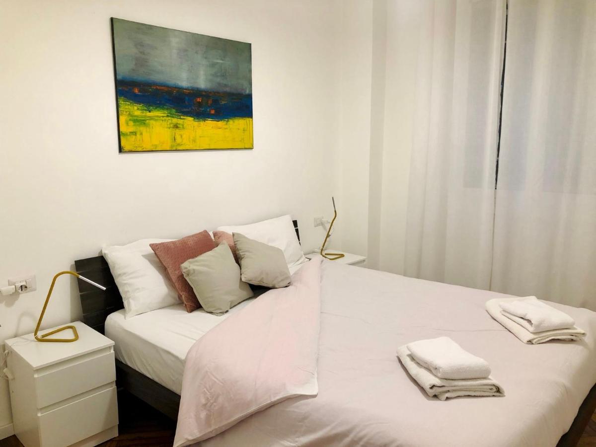 Lovely 2 Room Apartment With Small Garden Milão Exterior foto
