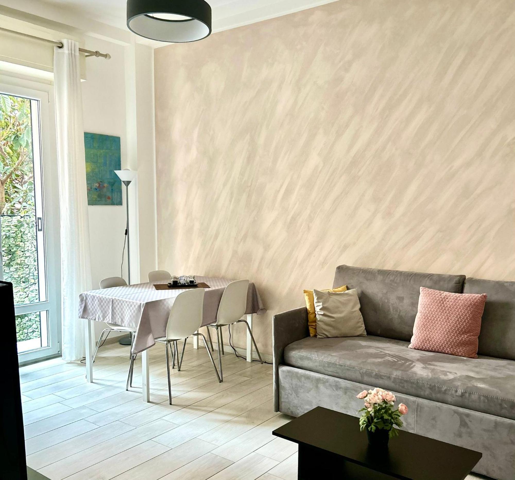 Lovely 2 Room Apartment With Small Garden Milão Exterior foto