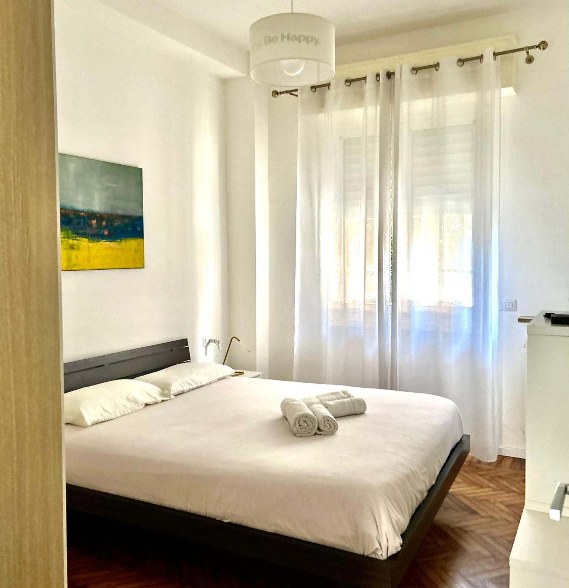 Lovely 2 Room Apartment With Small Garden Milão Exterior foto